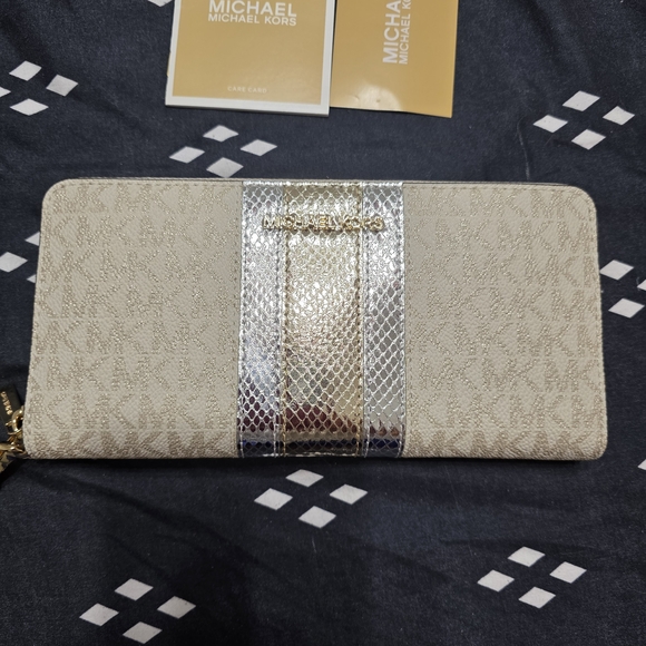 Michael Kors Handbags - Michael Kors Cream and Silver Women's Wallet